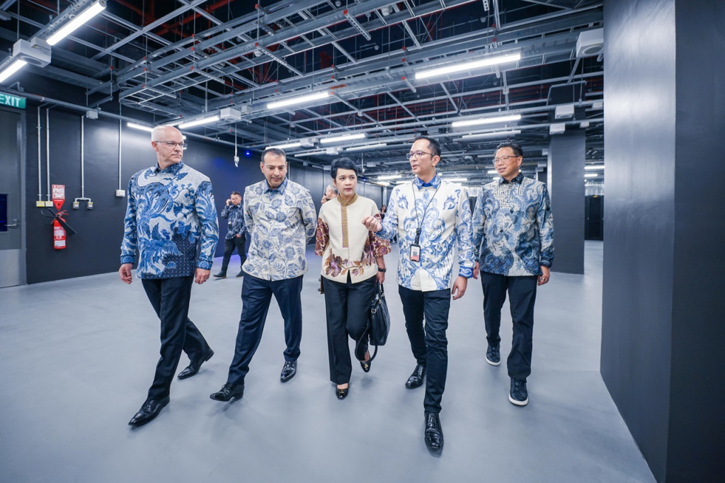 equinix resmikan pusat data ai pertama di jakarta