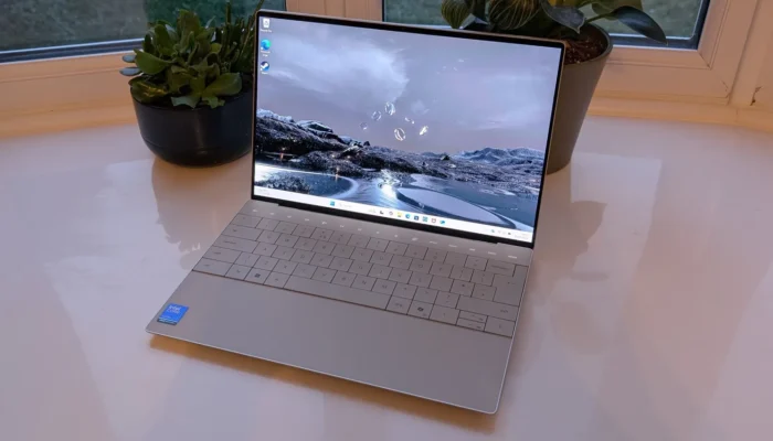 Review Dell XPS 13 (2025): Kombinasi Daya Tahan Maksimal, Desain Elegan, dan Kinerja yang Andal