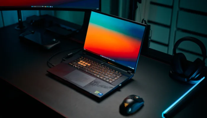 Review Gigabyte Aorus Master 16: Laptop Gaming OLED 240Hz RTX 5090 dengan  Performa Tinggi 