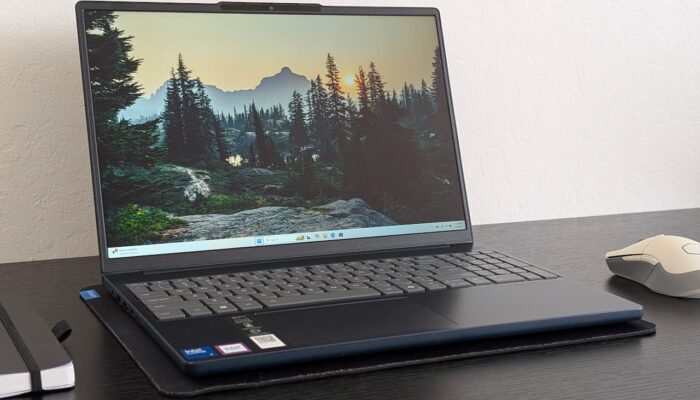 Lenovo IdeaPad Slim 3 15IRH10R – Debut Intel Core i5‑210H di Laptop Minimalis