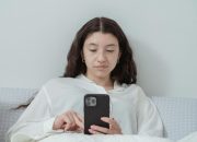 6 Kebiasaan Digital Sebelum Tidur yang Diam-diam Bikin Susah Istirahat