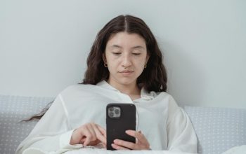 kebiasaan sebelum tidur yang bikin susah istirahat